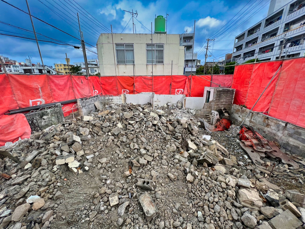 浦添市 住宅解体工事｜沖縄 解体工事 琉球ZERO-ONE
