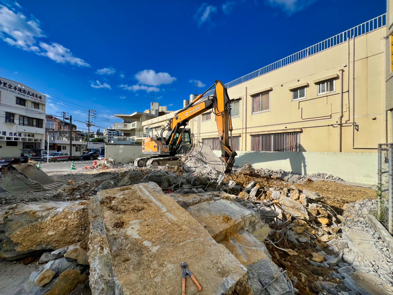 沖縄県西原市建物解体工事｜解体工事は琉球ZERO-ONE