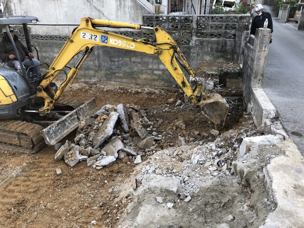 浦添市　住宅の解体工事