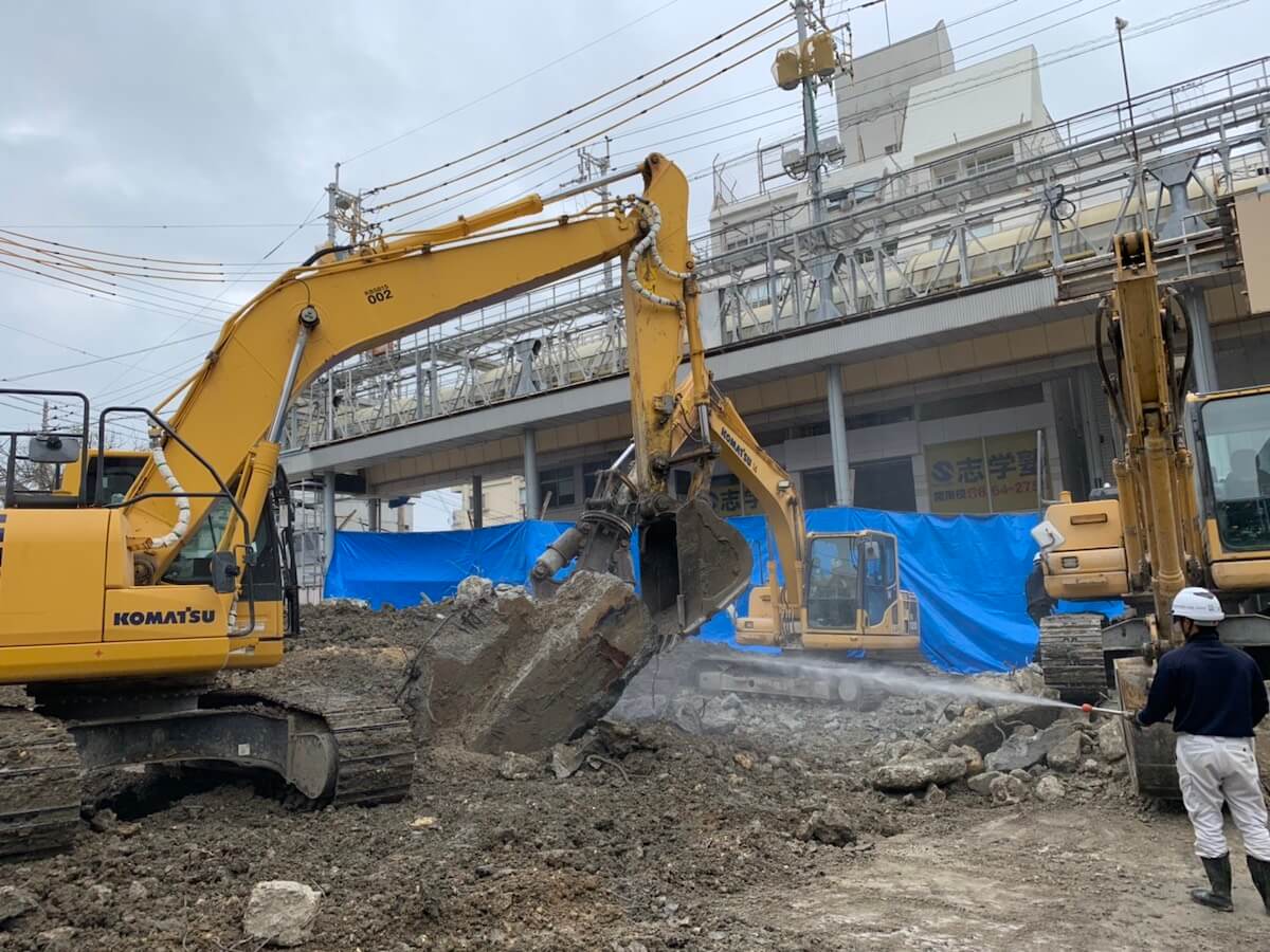 那覇市　商業ビルの解体工事