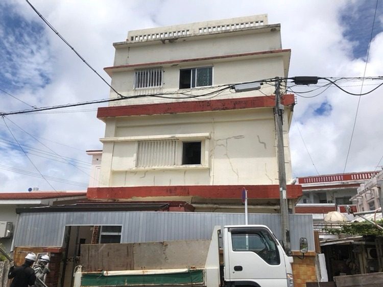 沖縄市　宿泊施設　解体工事