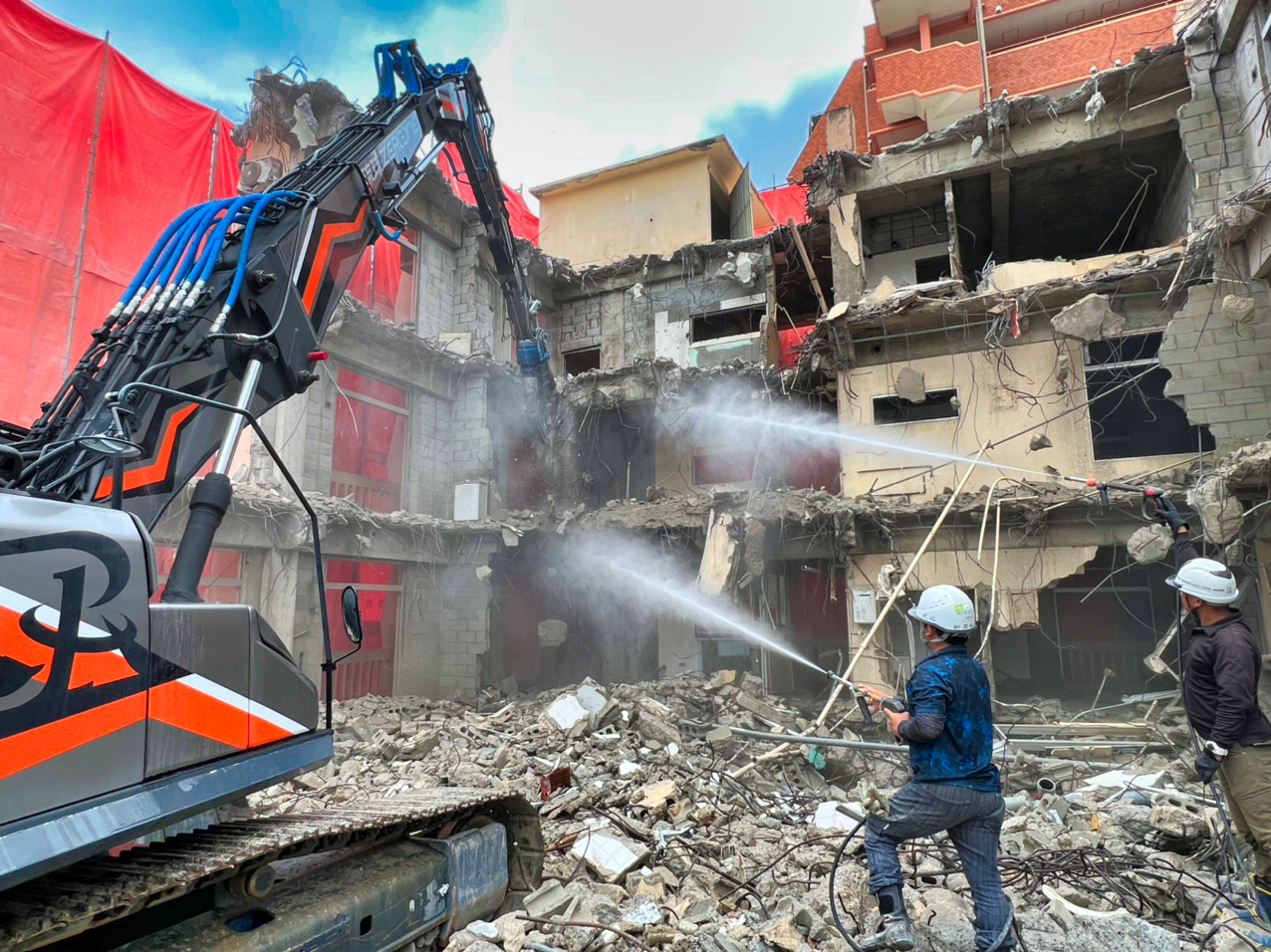 那覇市　マンション解体工事