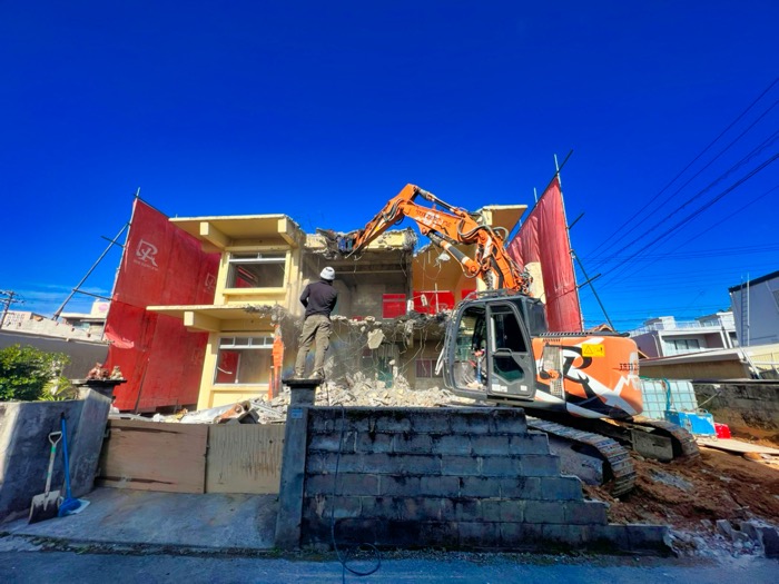 浦添市　2階建住宅解体工事